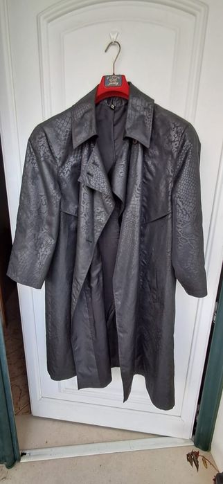 Gabardina Mulher cor preto