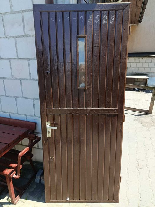 Drzwi 80 cm zewnętrzne