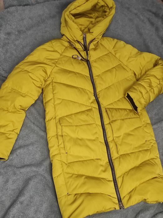 Зимова жіноча куртка