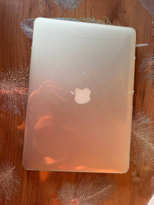 Продам MacBook Air 13(2017)