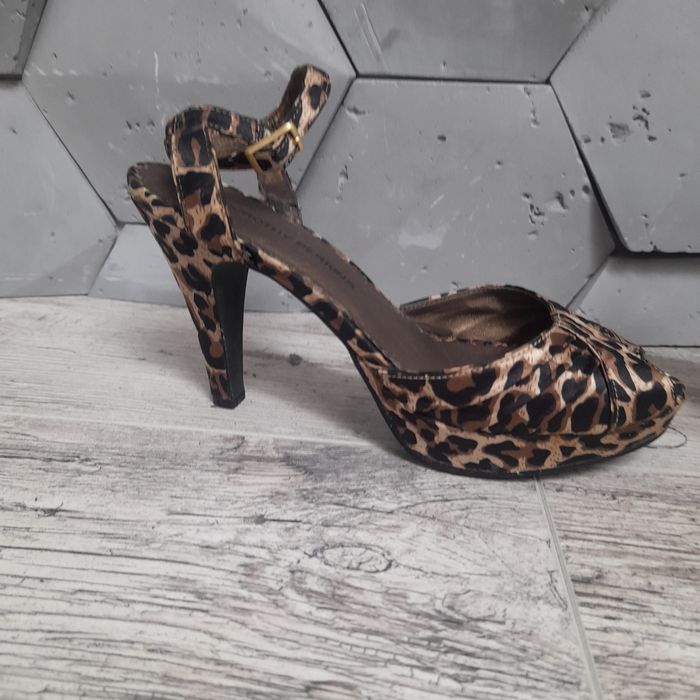 Sandałki panterka Dorothy Perkins Rozm 38