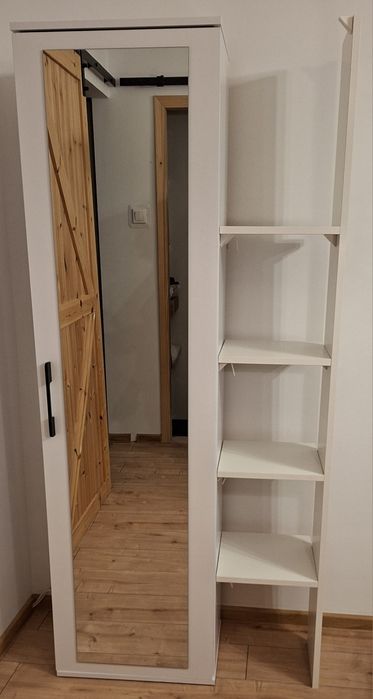 Szafa do przedpokoju z lustrem – biała, wysoka, 234 cm