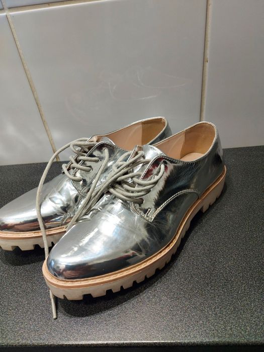 Buty srebrne C&A