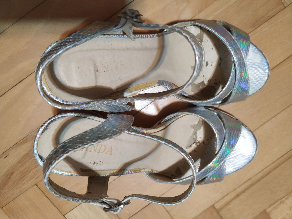 Srebrne holograficzne sandały rozm. 37