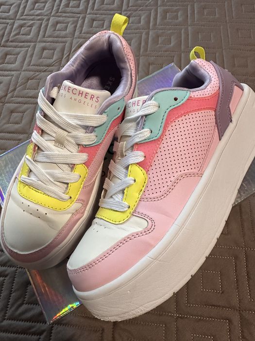 Кеди на дівчинку