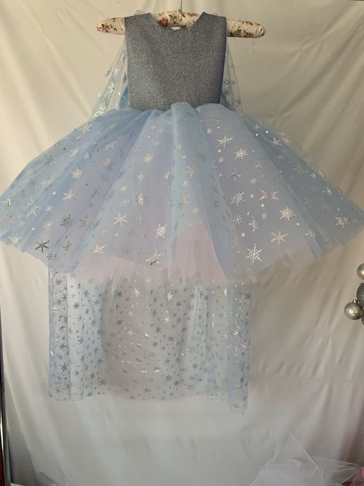 Платье на девочку 4-5 лет пышное блестящее  нарядное платье Эльзы