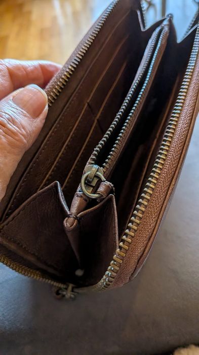 Porta moedas de senhora Maximo Dutti