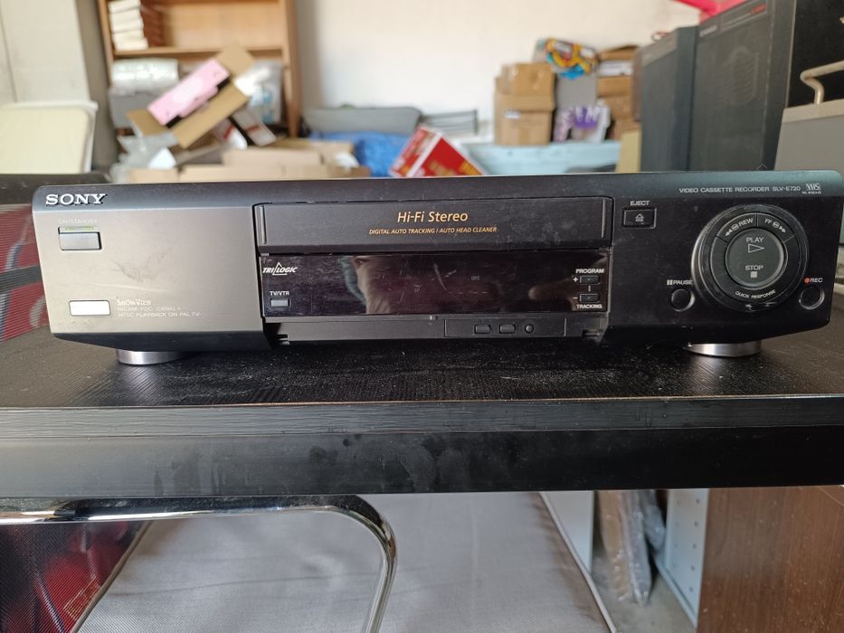 Leitor/gravador de vídeo VHS da marca Sony