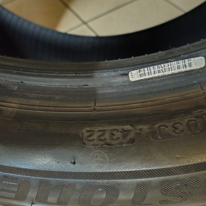 Bridgestone opona zimowa 255/50R20 rok 2022