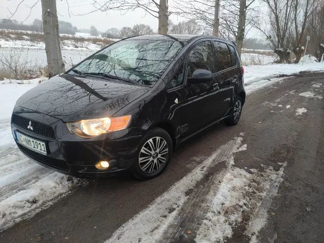 Mitsubishi Colt Sprzedam Mitsubishi Colt 1.3 95 km benzyna na łańcuszku rozrzadu clima