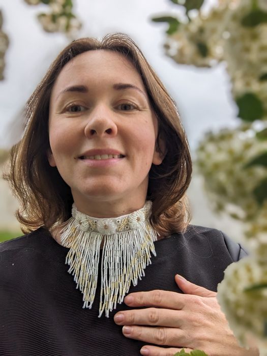 Борщівський язик. Чорний з чорними квітами в наявності. Інші під замов