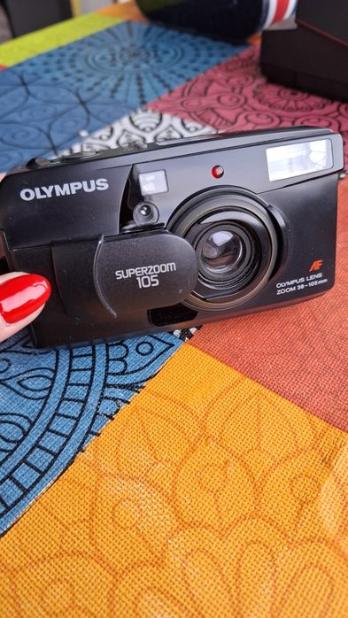 Máquina fotográfica Olympus Superzoom 105