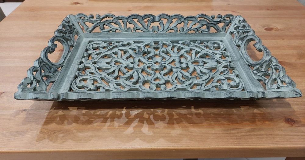 Tabuleiro em madeira trabalhada