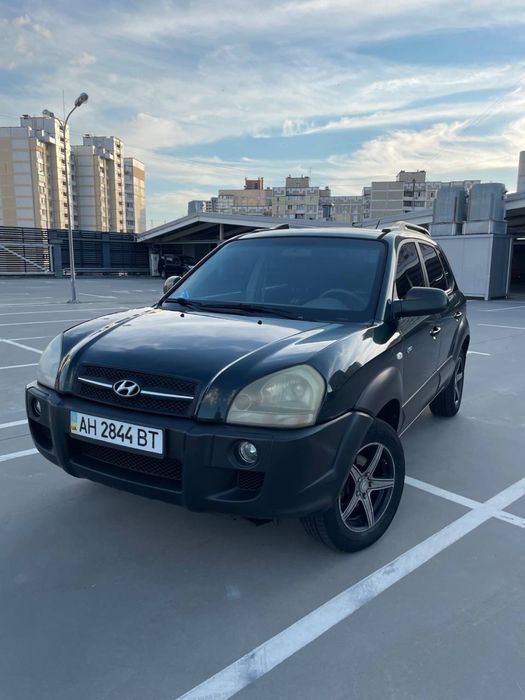 Продам Hyundai Tucson в гарному стані по тп