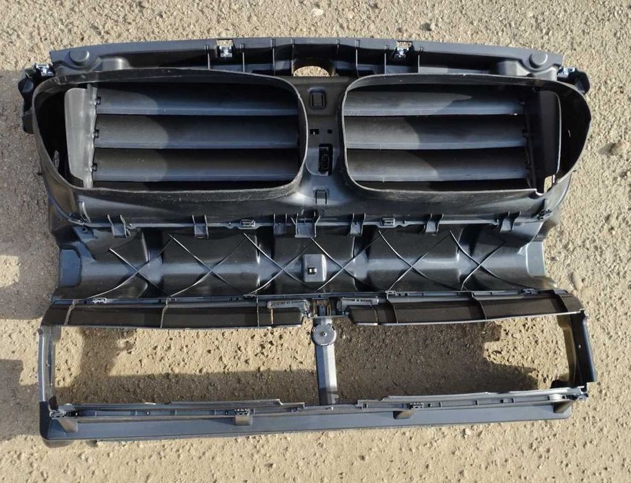 BMW 5 F10 F11 Воздуховод жалюзі телевізор 51747200824