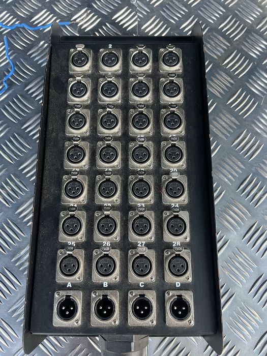 Vendo Multicoros de 32 canais (28 XLR femea e 4 XLR Macho)