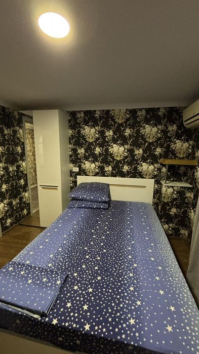 Здаю подобово 2 поверховий будинок