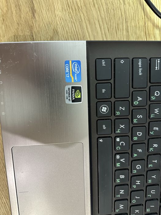 Ноутбук ASUS , 256 SSD, 15.6 дюйма екран, 8gb DDR, 2 gb video.