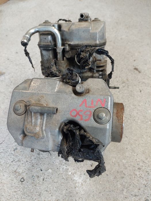 Silnik triumph bonneville 900 i silnik honda ntv 650