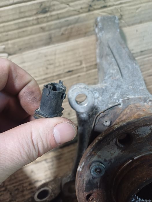 Opel Vectra C Signum передні ступиці цапфа цапфи поворотні кулаки