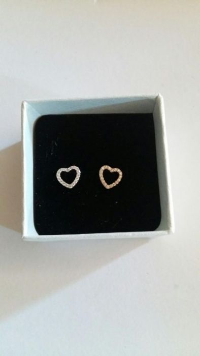 Brincos coração em prata e zircónias!