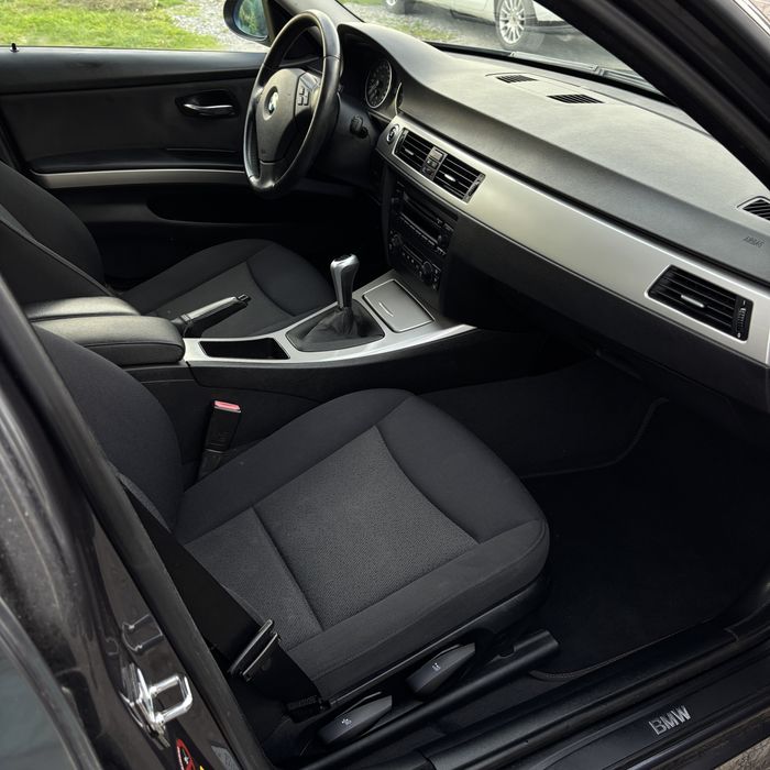 Bmw  e90  seri  3  2006 rok
