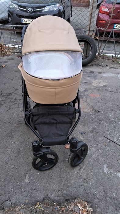 Дитячий візочок .