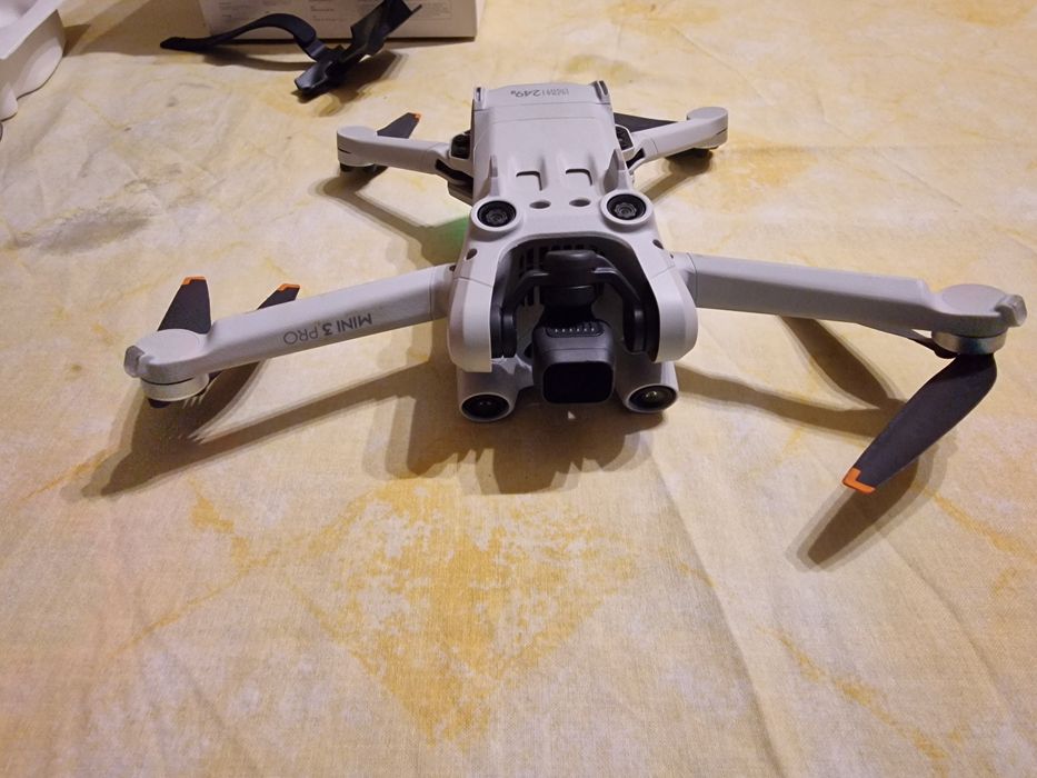 Dji Mavic Mini 3 Pro. Para peças, está vinculado a uma conta, não voa.
