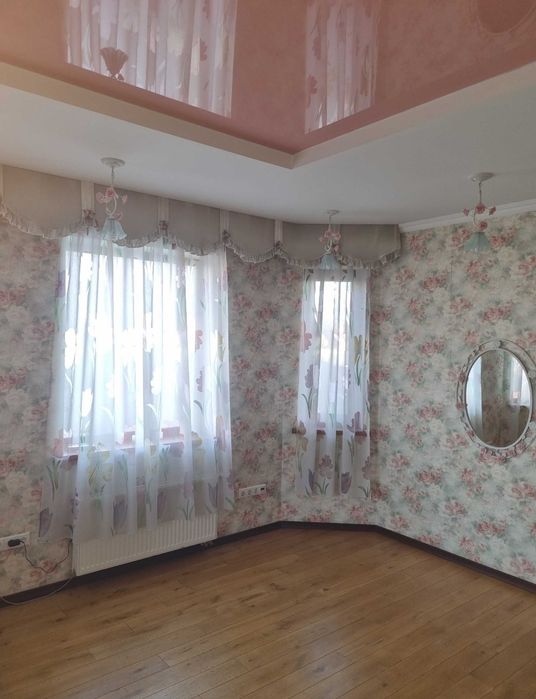 Продаж розкішного будинку на Казбеті!