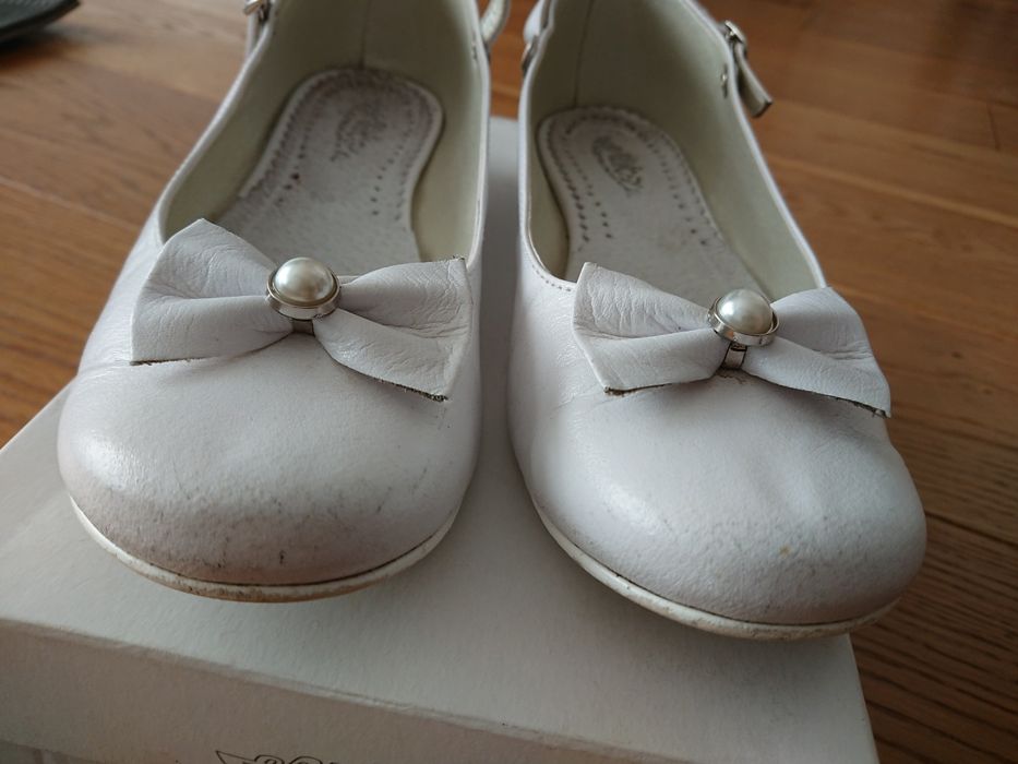Buty komunijne rozmiar 36 (długość wkładki 24 cm)