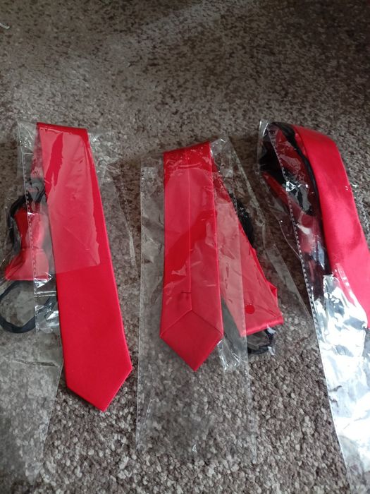 Krawacik unisex czarny na gumce