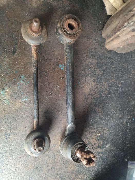 Стойки передние Шевролет-Aveo.