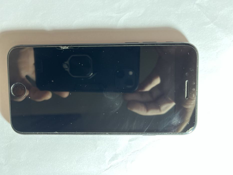 Айфон 8 64G Apple