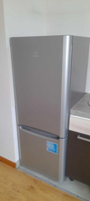 Lodówkozamrażarka indesit 150cm zadbrana