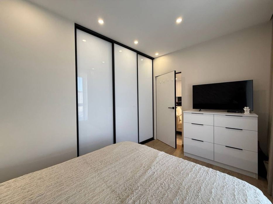 Продається стильна 2 кімнатна квартира в клубному будинку поблизу Цент