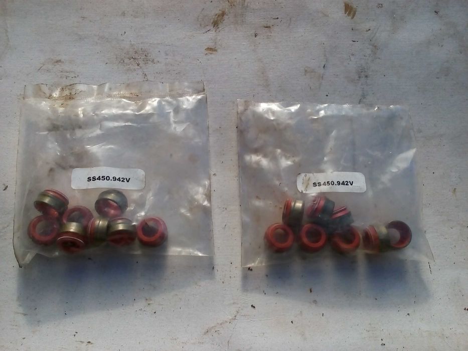 Сальники клапанів DAF  SS450.942V