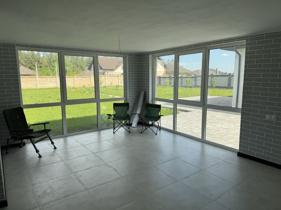 Неперевершена Американка поруч з лісом(!)