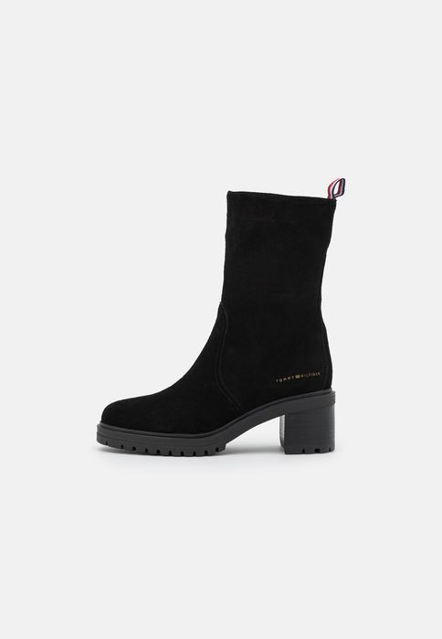 Botki zamszowe na niskim obcasie Tommy Hilfiger 37