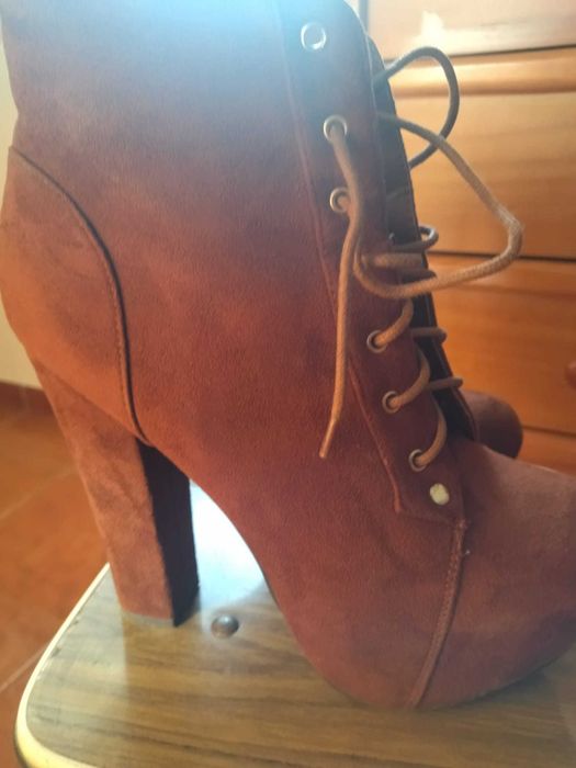 Botas de senhora nº 40