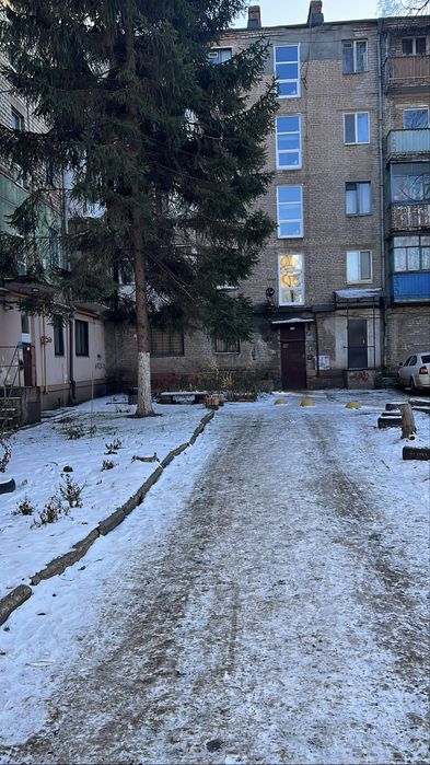 Продаж 2 кімн. Металургів 23, напроти Фокстроту.