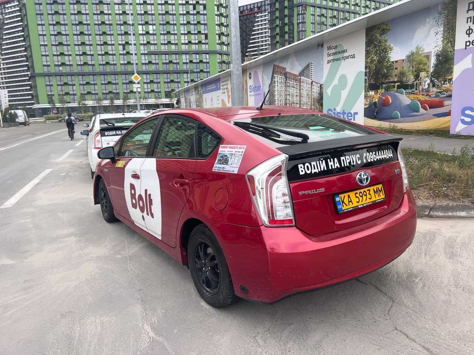 Toyota Prius Бренд+Ліцензія Bolt/Uklon. Робота на % в таксі.
