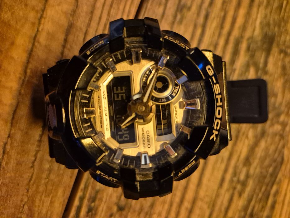 Zegarek G-Shock czarno- złoty