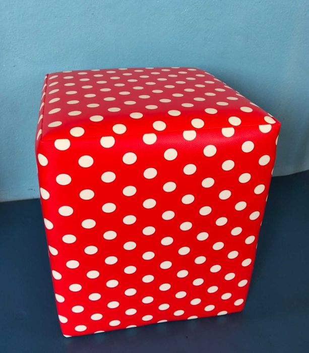 Pufes Interiores Red