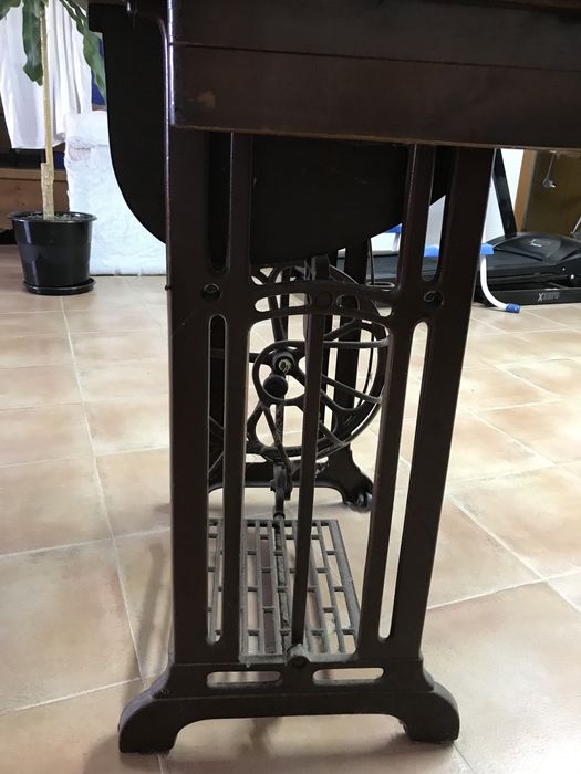 Maquina de costura antiga