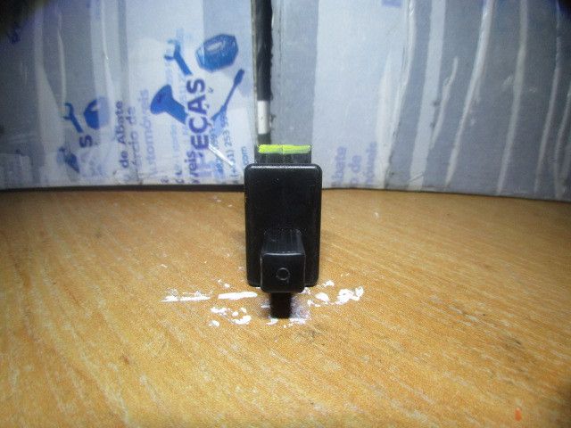 Botão / interruptor travão de parque PEUGEOT 308 SW