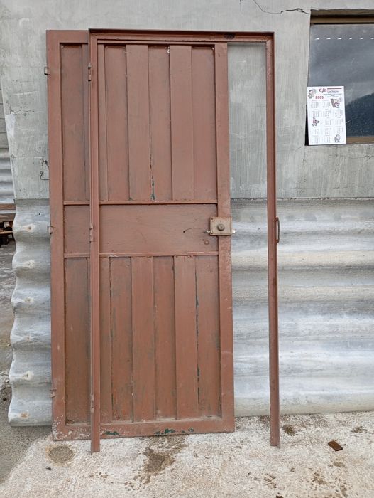Portões em ferro e chapa
