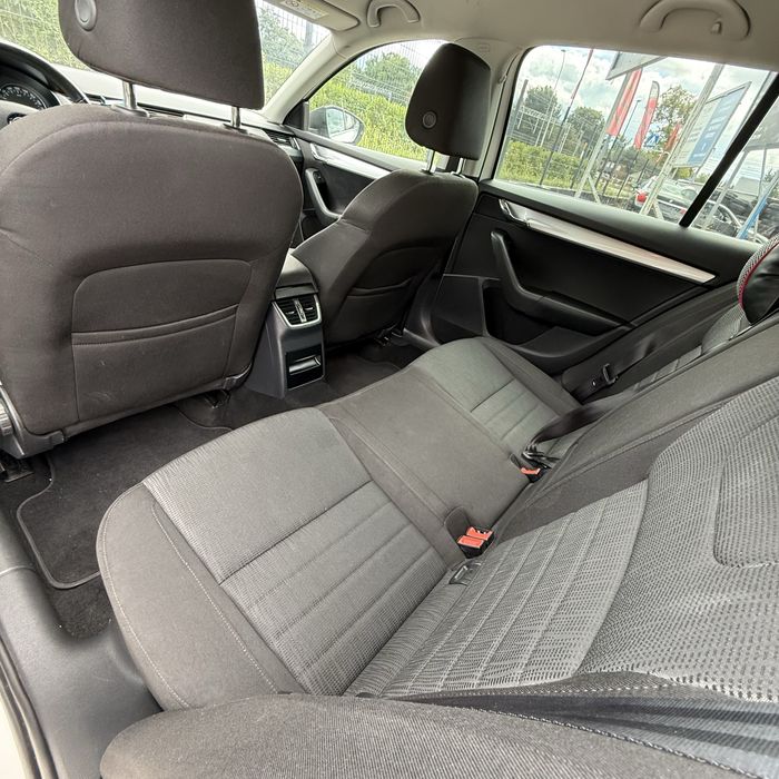 Na Sprzedaz SKODA OCTAVIA/Automat/Klima/Zadbana/Felgi19/Gwarancja/Raty