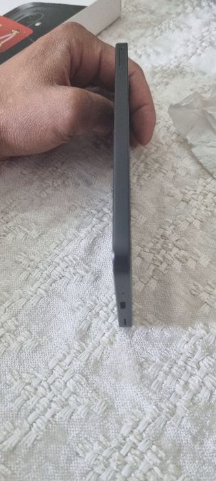 Samsung A17 5g    256G 8Ram