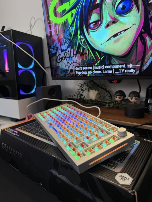 Base do teclado GMMK PRO + Switchs