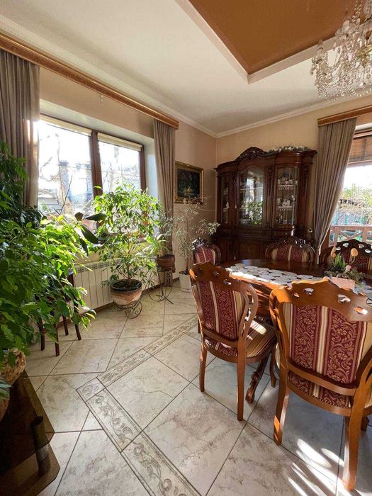 Будинок м. Тернопіль. Затишний будинок і ділянка 10 сот.